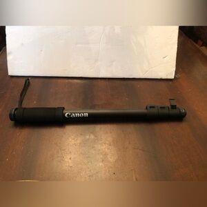 Canon Monopod.
